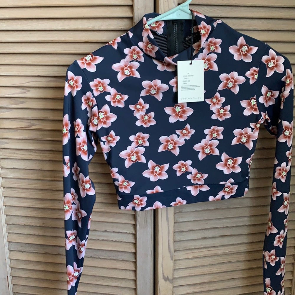 acacia indo top in isle SMALL